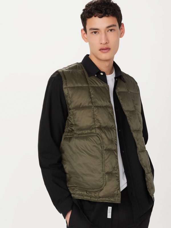 The Aero Packable Vest in Tuscany Green Online