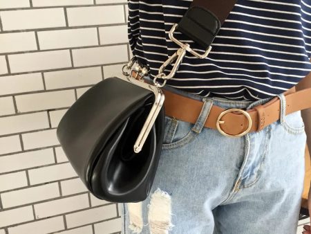 Rosalie – Sac bandoulière avec fermeture en forme de lèvres pour un look raffiné Supply