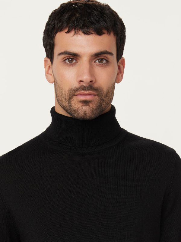 The Merino Wool Turtleneck in Black Hot on Sale