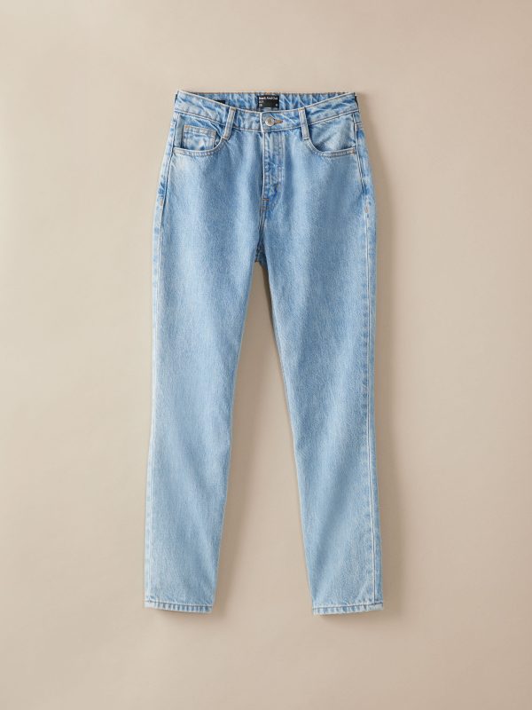 The Stevie Tapered Jean in Light Wash For Sale