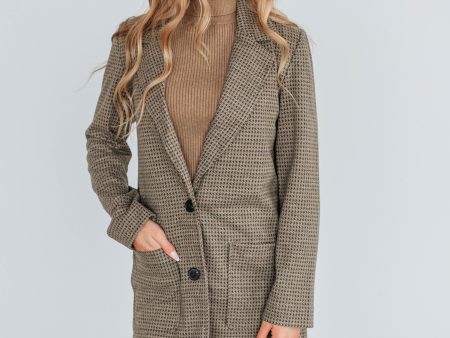 Staying Stylish Houndstooth Coat Supply