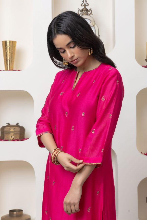 Fuschia hand embroidered kurta set Hot on Sale