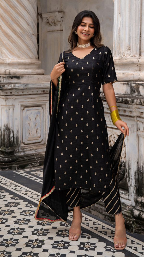 AMEE BLACK KURTA SET IN SILK Supply