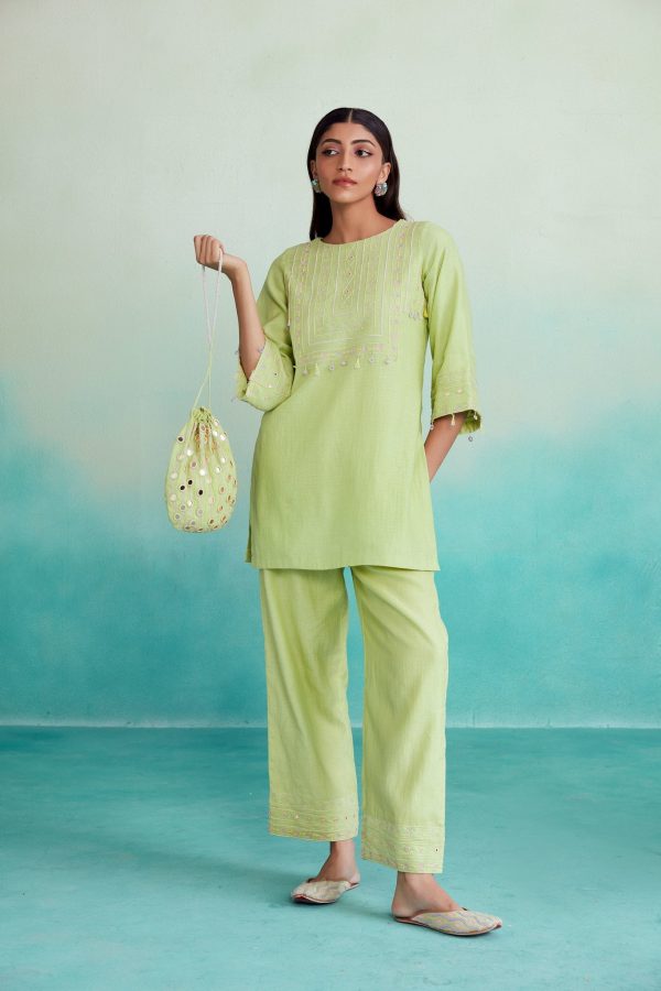 Citrina kurta set - Lime Hand embroidered Kurta Pants set For Sale