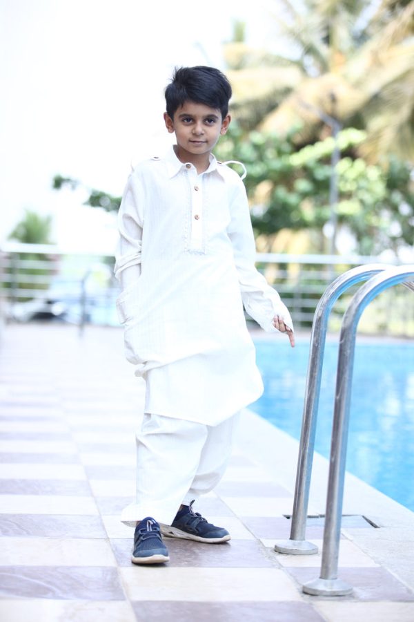 Boys Dazzling Snowflake Pathani Kurta Set Fashion