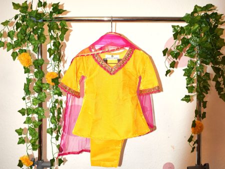 Yellow - girls velvet coord set with pink net dupatta Discount